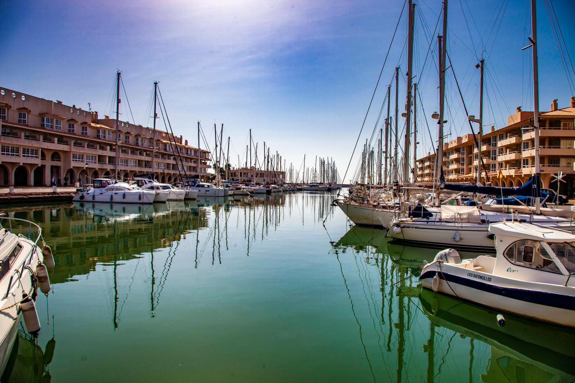 Expoholidays - Puerto Deportivo La Goleta Almerimar Kültér fotó